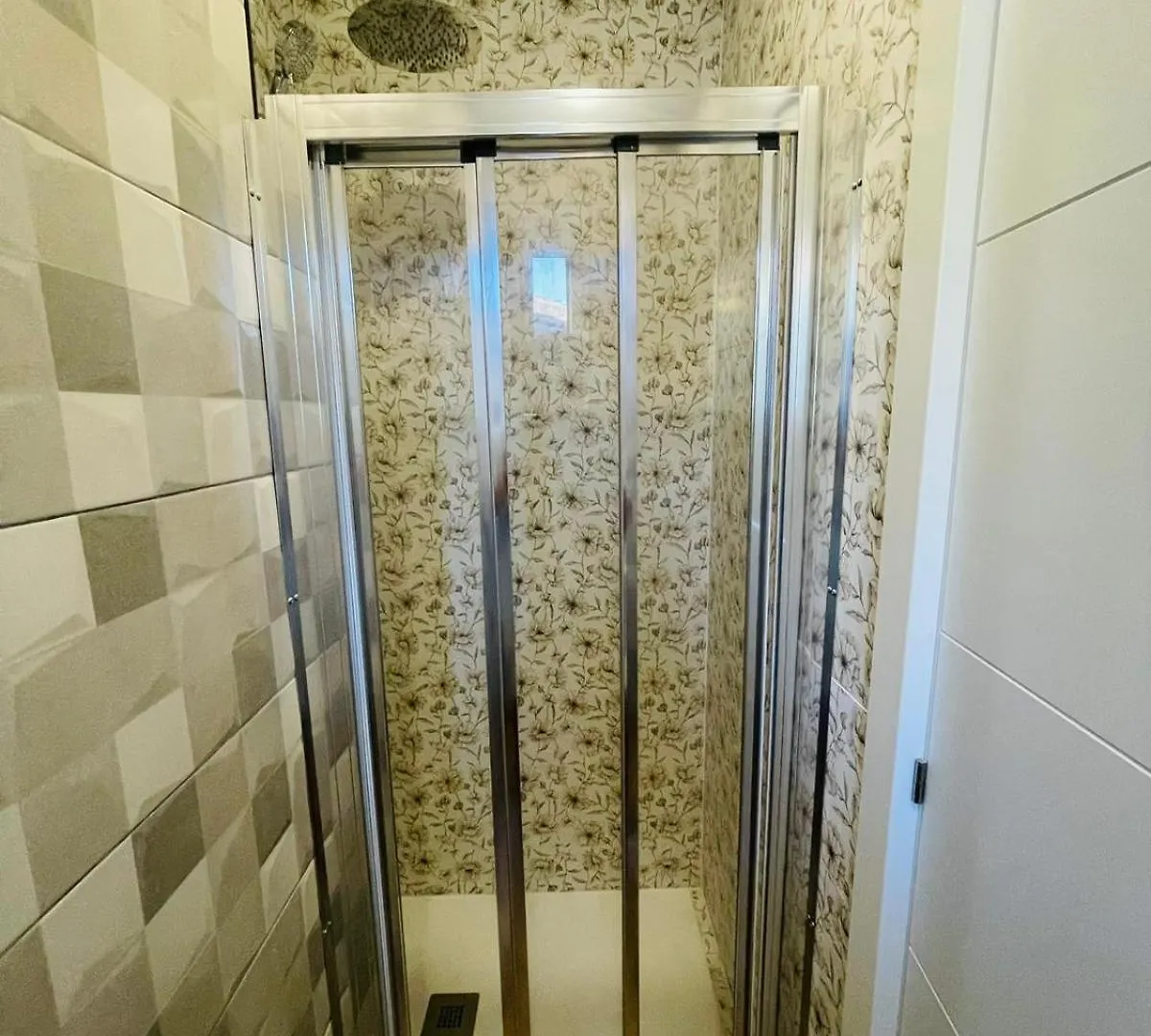 Suites Larios Rooms Малага Гостевой дом
